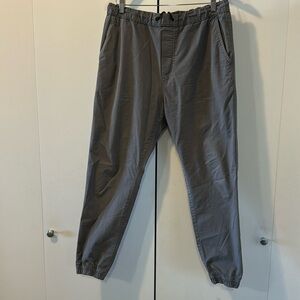 American Eagan cargo pants.